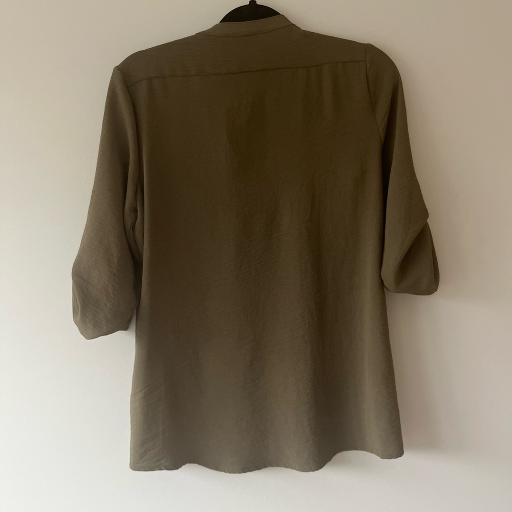 Calvin Klein Olive Green Utility Roll-Tab Sleeve Blouse - Size Medium - Picture 2 of 5